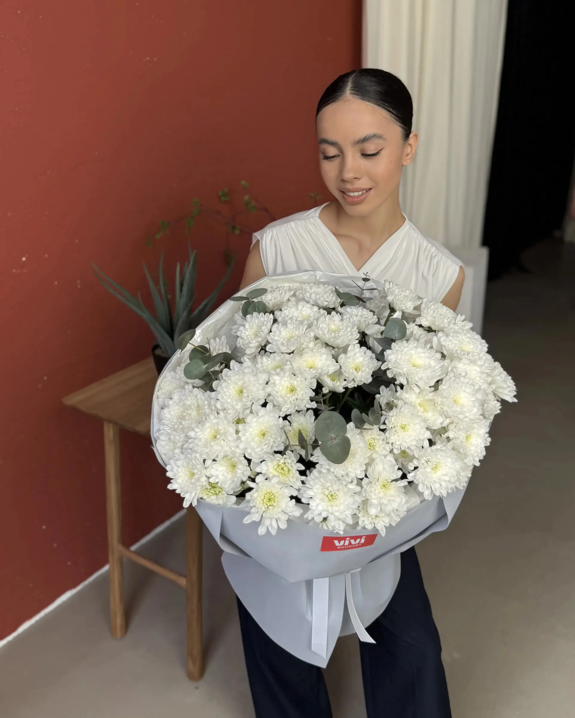 Мегабукет из хризантем — доставка цветов Vivi Bouquet Астана