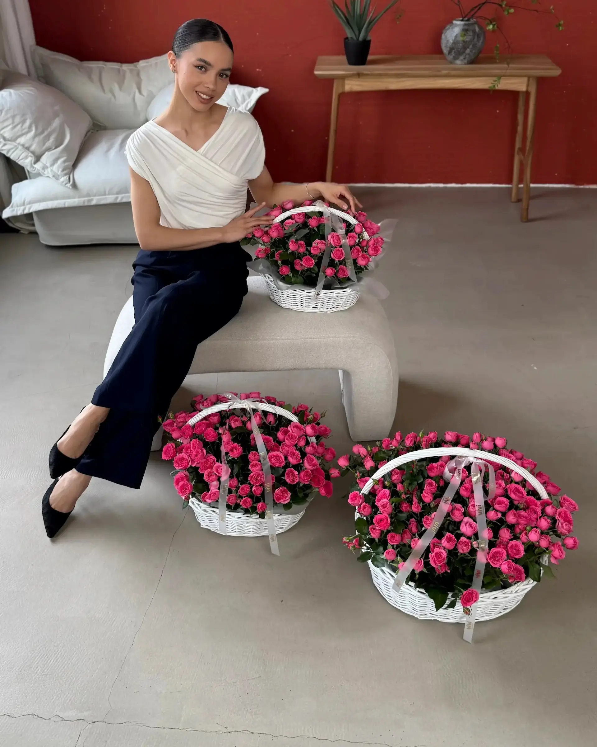 Корзины с кустовыми розами — магазин цветов Vivi Bouquet Астана