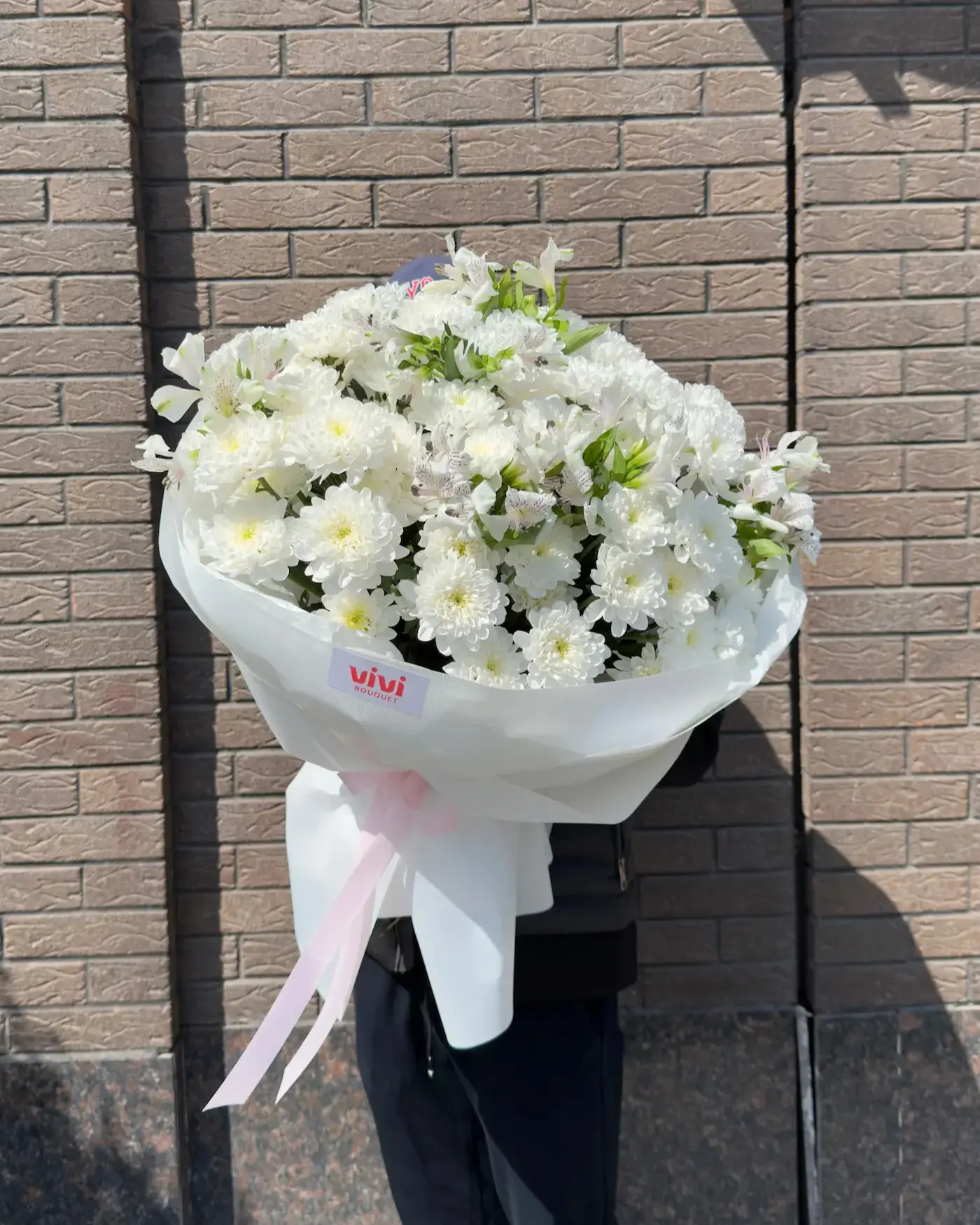 Огромный и стойкий букет — магазин цветов Vivi Bouquet Астана